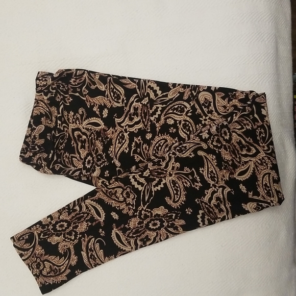EEVEE Pants - NWT EEVEE leggings size plus (14-22)